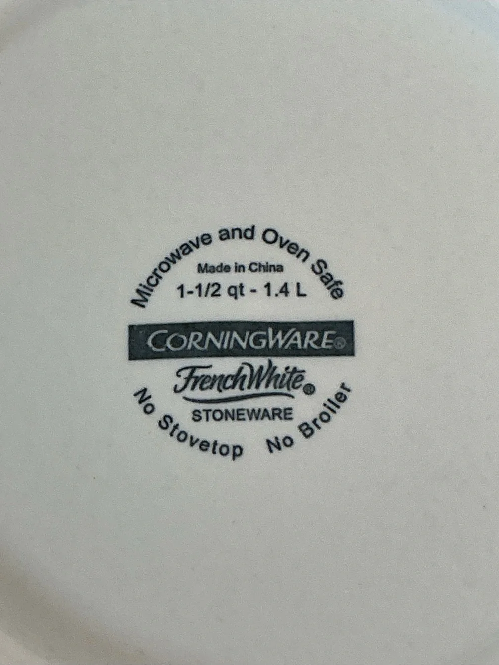 CorningWare French White 1.5 Qt Round Covered Casserole Dish with Glass Lid
